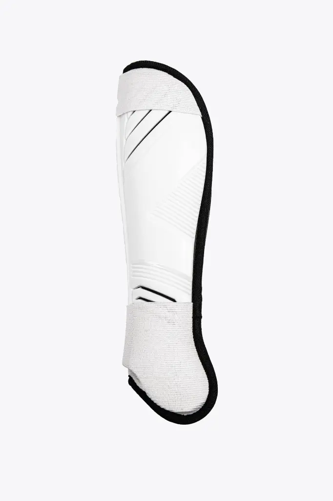 ACC00013_1016_3_Shinguard_White-Black.webp