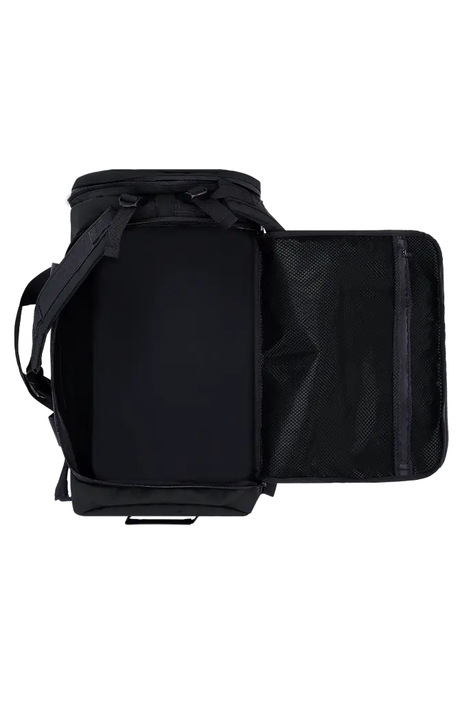BAG00133_9013_6_Pro-Tour-Duffel-Bag_Iconic-Black.webp