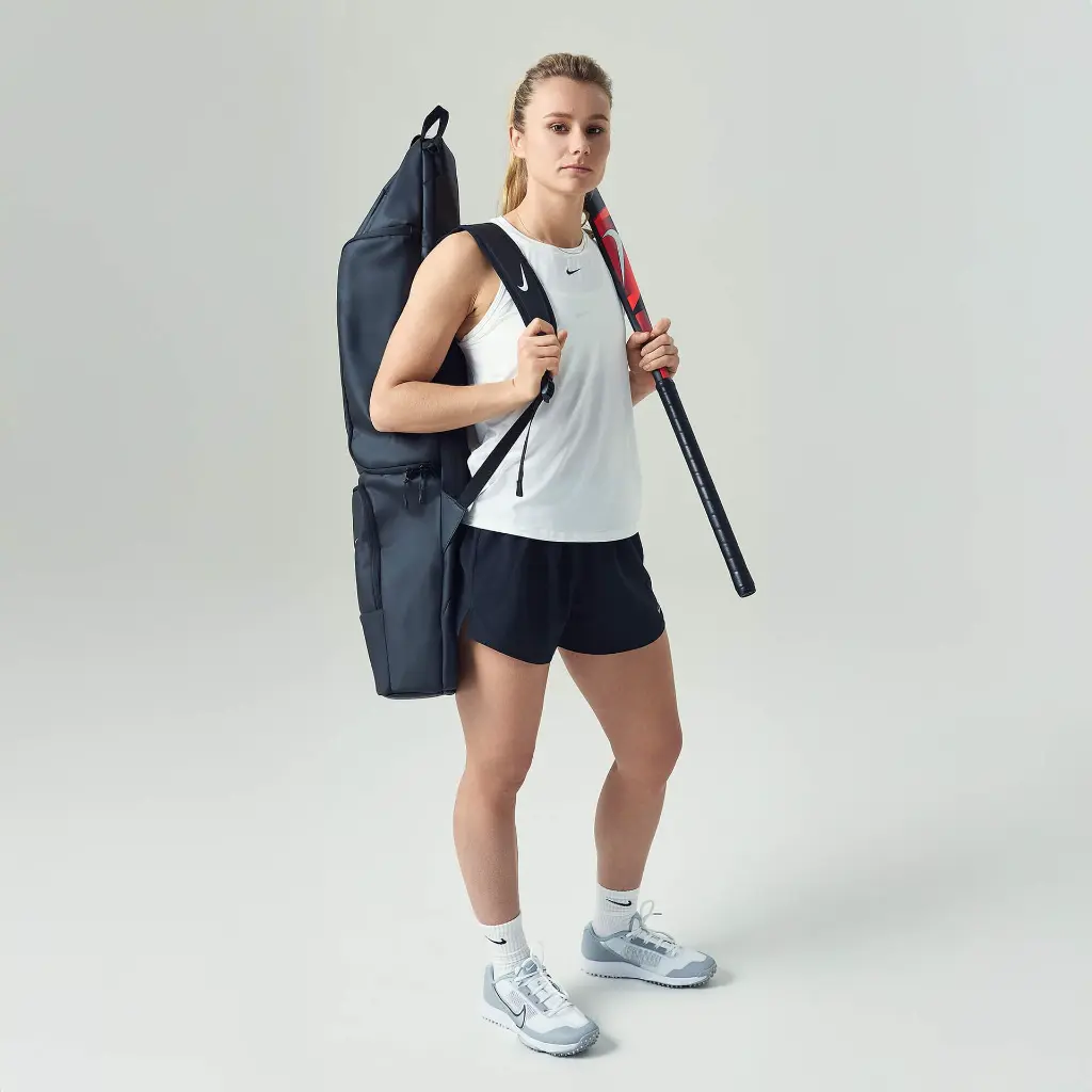 nike-persist_stick-bag_med-7.webp